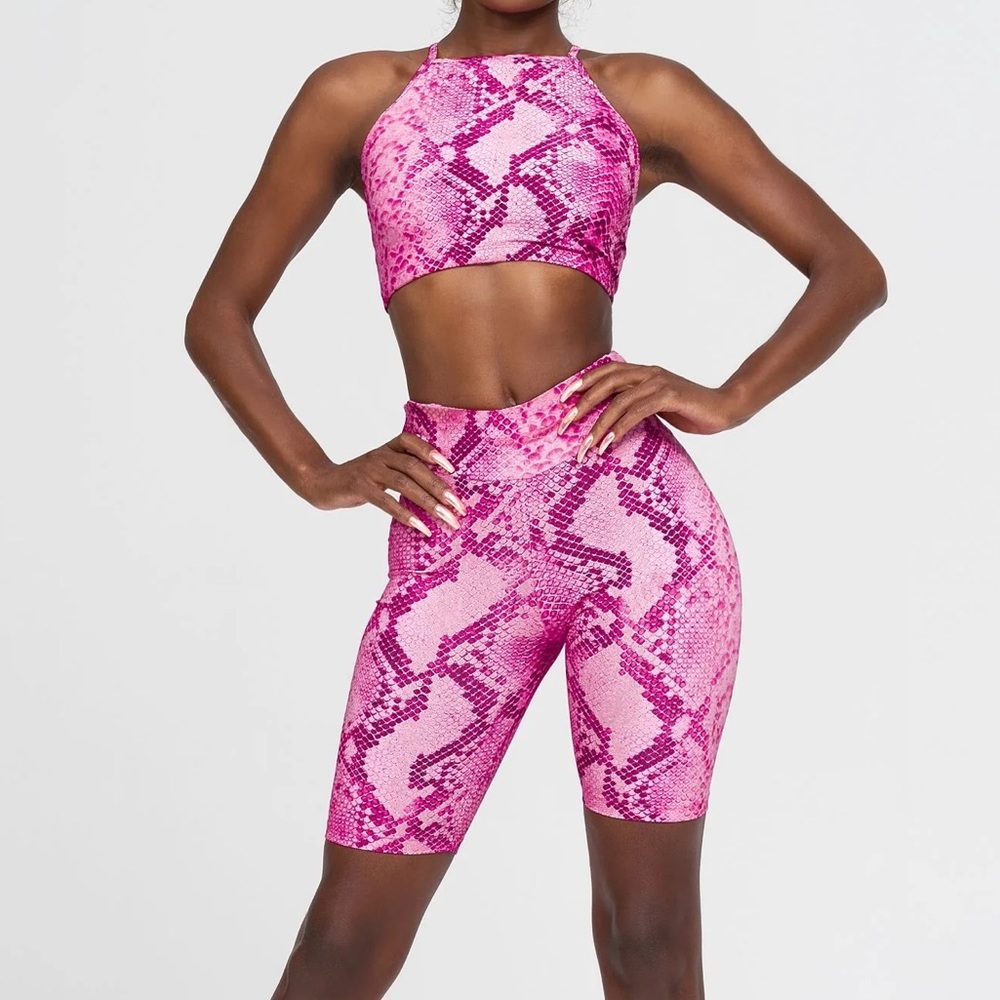 barbie boa scrunch butt workout shorts licifit